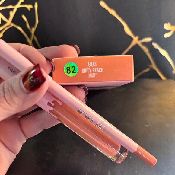 Kylie cosmetics lip kit in the shade dirty peach NIB - Picture 2 of 2